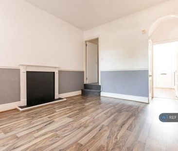 3 bedroom end of terrace house to rent - Photo 1
