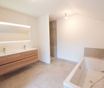 Nieuwbouwwoning met tuin en 4 slaapkamers in Zulte te huur! - Foto 2