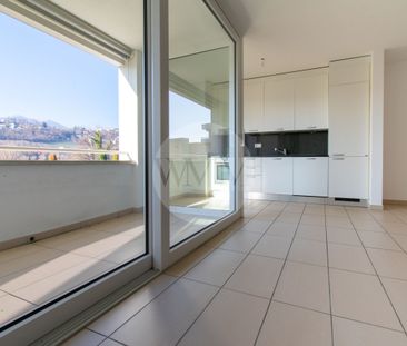 SPACIOUS AND BRIGHT 2.5 ROOMS - Photo 3