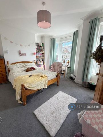 2 bedroom terraced house to rent - Photo 4