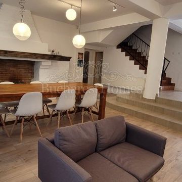 Unfurnished Six Bedroom House - Sub Arina Park - Fotografie 1