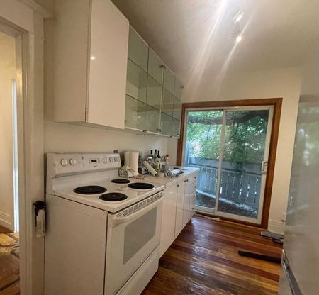 For Lease - 1813 Gerrard Street, Toronto, Ontario - Photo 3