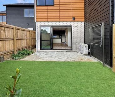 MODERN TWO BED TWO BATH TOWNHOUSE - Photo 6