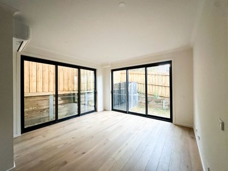 3/10 Gwynne Street, Mount Waverley - Photo 2