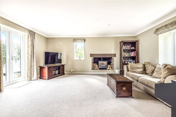 5 bedroom detached house to rent - Photo 1