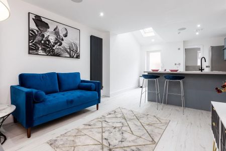 2 bedroom flat to rent - Photo 2