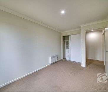 EFFORTLESS LIVING IN A PRIME LOCATION! - Photo 2