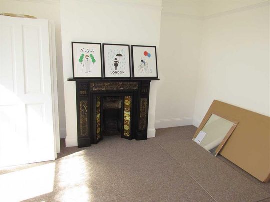 4 bedroom terraced house to rent - Photo 1