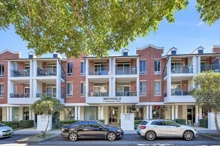 Sun-filled split level apartment - Photo 4