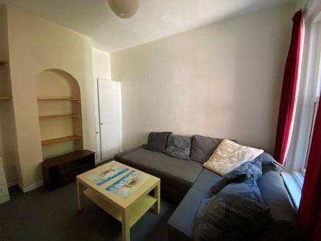 4 bedroom terraced house to rent - Photo 3