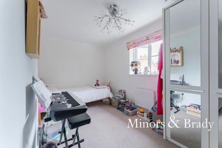 3 bedroom semi-detached house to rent - Photo 5