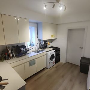 Room in a Shared House, Steventon Road, W12 - Photo 3