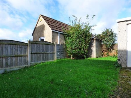 Vicarage Gardens, North Featherstone - Photo 2
