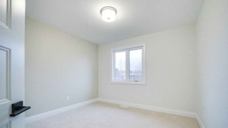 For Lease - 644 Conservation Street, Casselman, Ontario - Photo 4