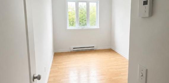 2 CH - 1 SDB - Saint-Lambert - $1,800 /mo - Photo 2