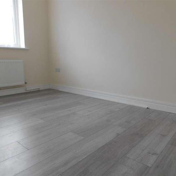 Epsom, KT17 - Photo 1