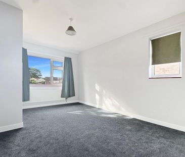 2 bedroom semi-detached bungalow to rent - Photo 4