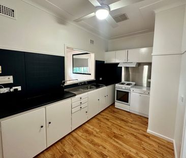 FAMILY HOME ON 1/2 ACRE!! - Photo 1