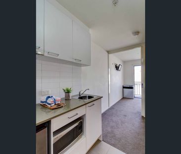 35/17 Macquarie Street, Prahran, Vic 3181 - Photo 2
