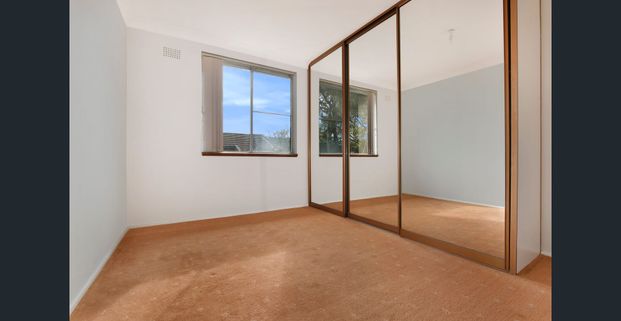 BRIGHT, SUN FILLED ONE BEDROOM UNIT - Photo 1