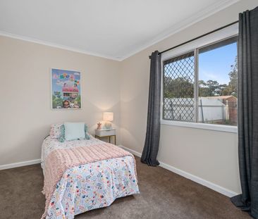 Stylish home in sought-after area! - Photo 4