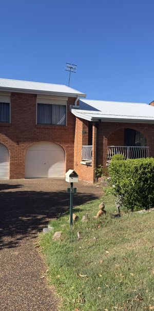3 BEDROOM, 2 BATHROOM WITH DOUBLE GARAGE, UPDATED BRICK HOME IN WARNERS BAY - Photo 1