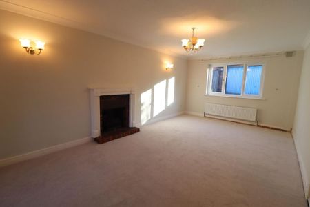 4 bedroom detached house to rent - Photo 4