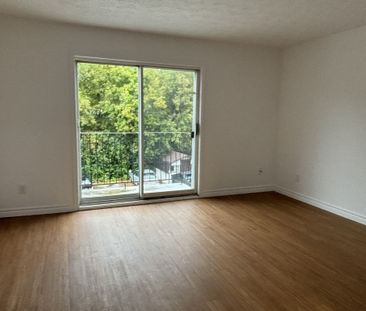 BEAU 5 1/2 | CHAUFFAGE Inclus| - Photo 2