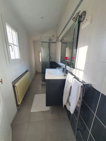 Location Appartement 3 pièces 62m² ROUSSET 13790 - Photo 2