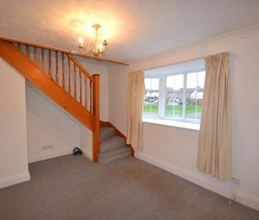 House to rent - Photo 2