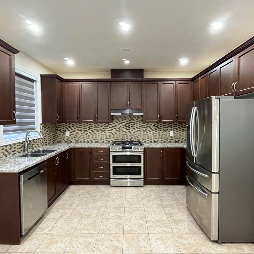 For Lease - 51 Dawes Road, Brampton, Ontario - Photo 1