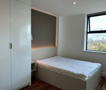 1 Bed Flat, Chester Road, M16 - Photo 5