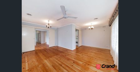 SPACIOUS 4 BEDROOM FAMILY HOME WITHIN WALKING DISTANCE TO FOUNTAIN GATE SHOPPING CENTRE ! - Photo 5