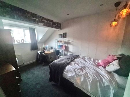 6 Bed - 72 Royal Park Avenue, Hyde Park, Leeds - LS6 1EY - Student - Photo 3