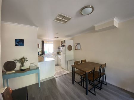 Unfurnished Townhouse in The Gap - Photo 5