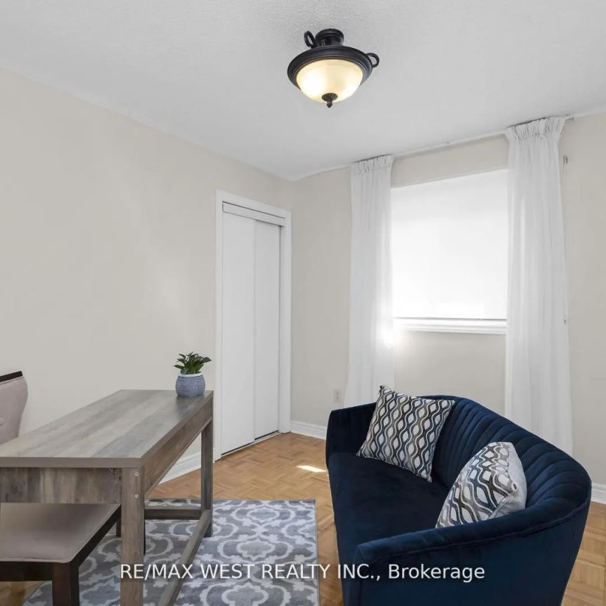 362 AVRO ROAD - Photo 1