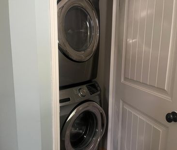 4 Bedroom Duplex with Single Attached Garage - Photo 3