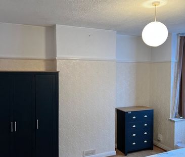 Room in a Shared House, Constance Road, CR0 - Photo 5