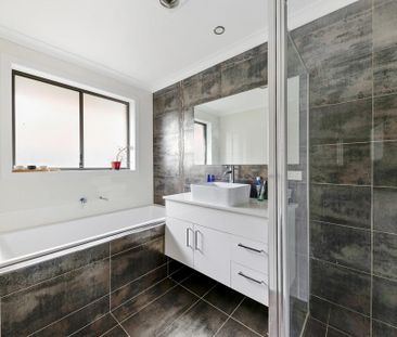 118 Ida West Street, Bonner ACT 2914 - House For Rent | Domain - Photo 3