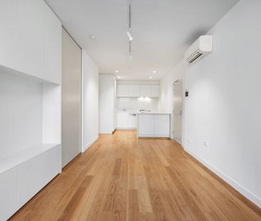 Beautifully Designed Unit, Great Location! - Photo 2