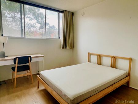 2 Bed, 1 Bath - Photo 4