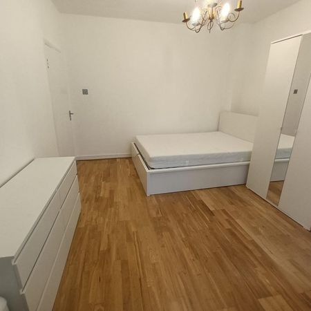 1 bedroom in a flat share to rent - Photo 3