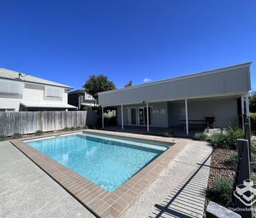 3 Bedroom townhouse with pool and gym - Photo 1