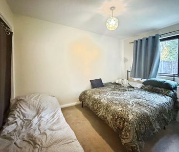 Greenham Walk, Woking, Surrey, GU21 3HB - Photo 4