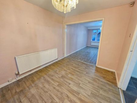 3 bedroom semi-detached house to rent - Photo 3