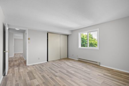 For Lease - 318 Lorry Greenberg Drive Unit# 323, Hunt Club - South Keys and Area, Ontario - Photo 2