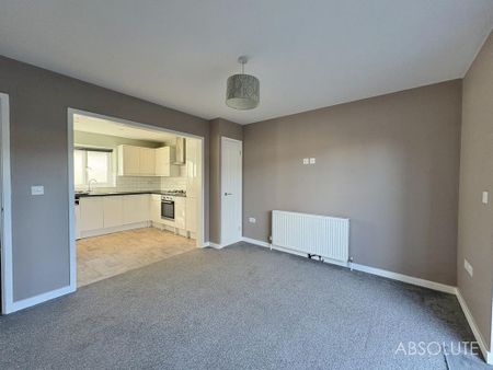 3 bedroom semi-detached house to rent - Photo 2