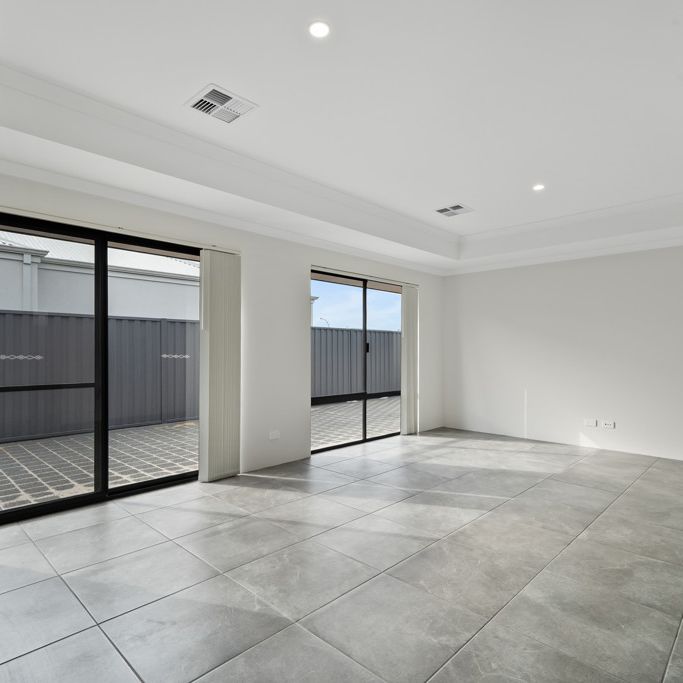 64 Warlander View, Forrestdale WA 6112 - Photo 1