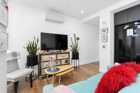 Bright Two Bedroom by Central Prahran - Photo 2