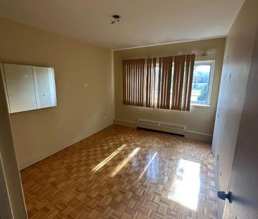 2 CH - 1 SDB - St-Laurent - $1,595 /mo - Photo 2